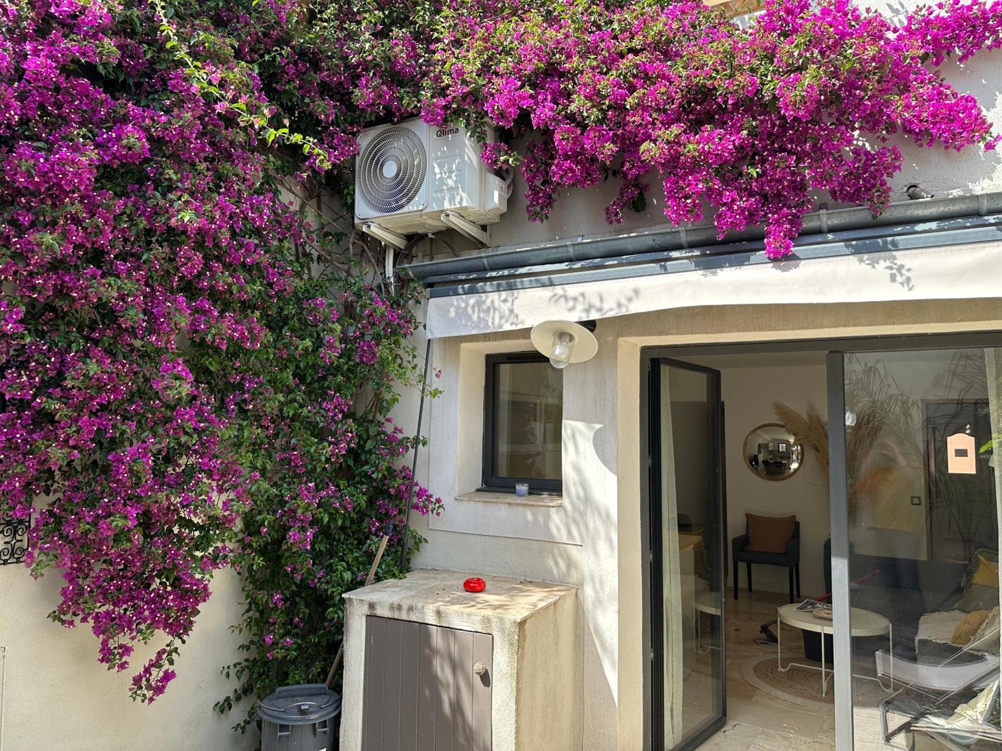 Appartements 3 Etoiles Terrasse Ou Patio Intra-Muros Aigues-Mortes Exterior photo